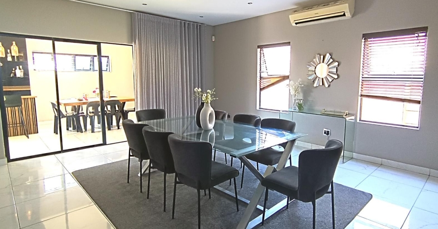 4 Bedroom Property for Sale in Parklands North Western Cape